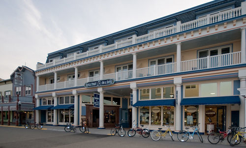 Bicycle Street Inn And Suites Đảo Mackinac Ngoại thất bức ảnh
